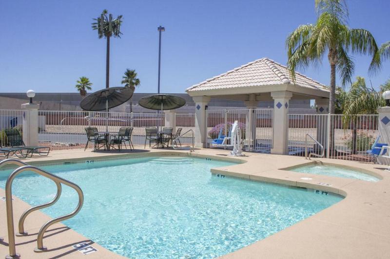Infinity Inn & Suites Tempe Exterior foto